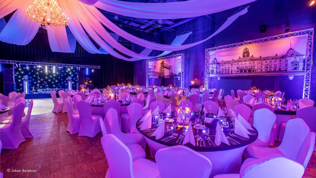 Pompgebouw_de_esch_sportzaal_decoratie Pompgebouw_de_esch_sportzaal_decoratie